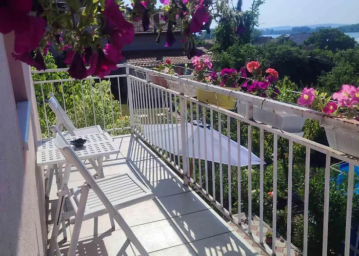 Lux Apartmans-vila Mali Raj Udovice