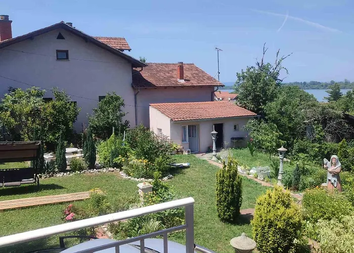 Lux Apartmans-vila Mali Raj